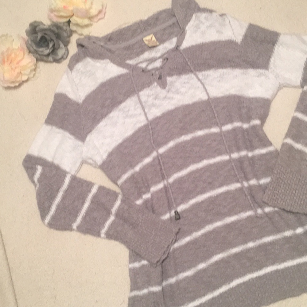 Cute and comfy grey and white hooded sweater